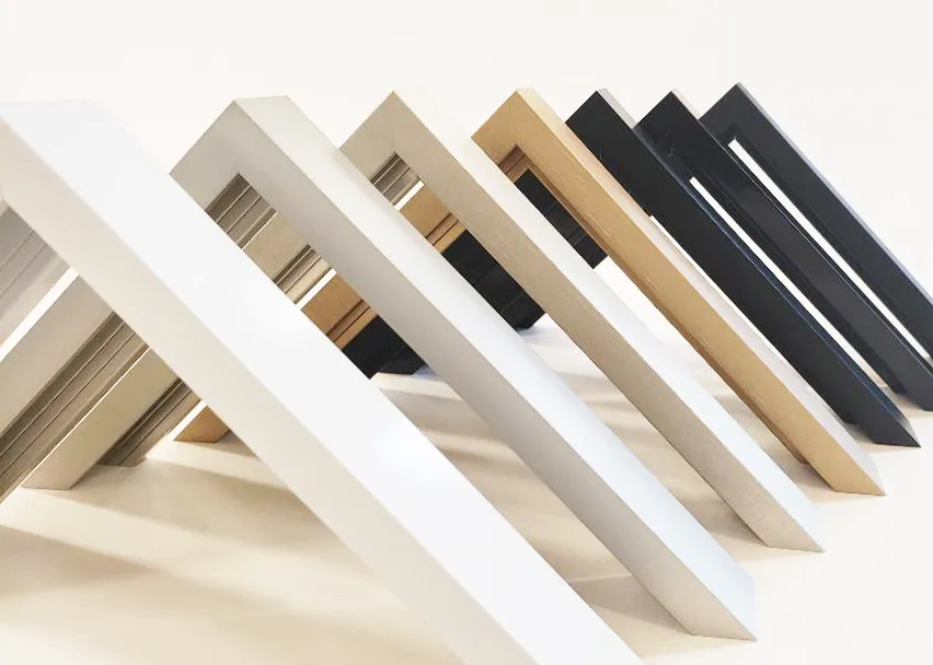 Wood frames Vs Metal frames – Tips for using the right